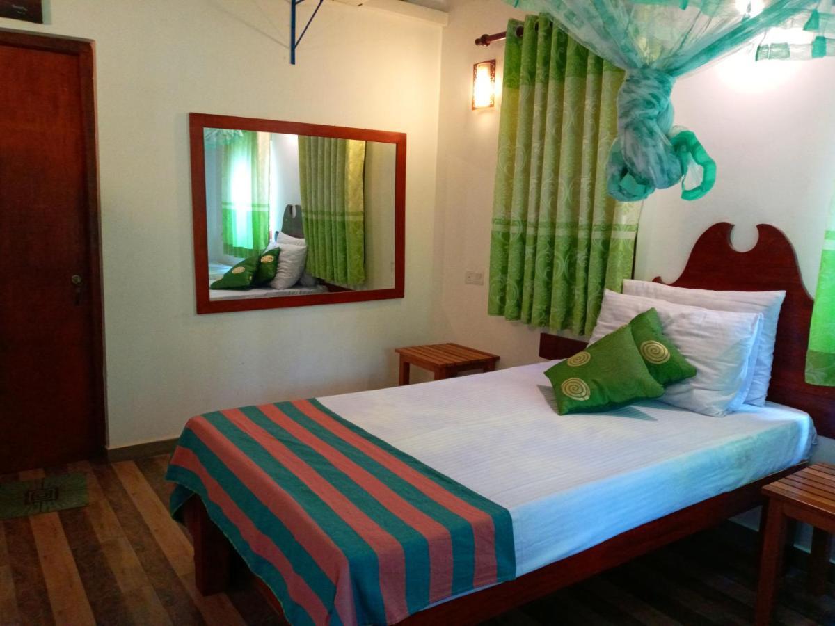 Hideaway Homestay Habarana Exteriör bild