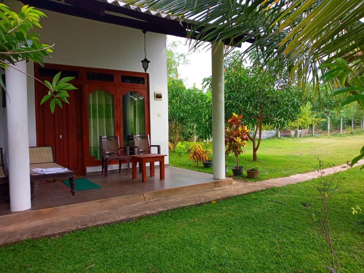 Hideaway Homestay Habarana Exteriör bild