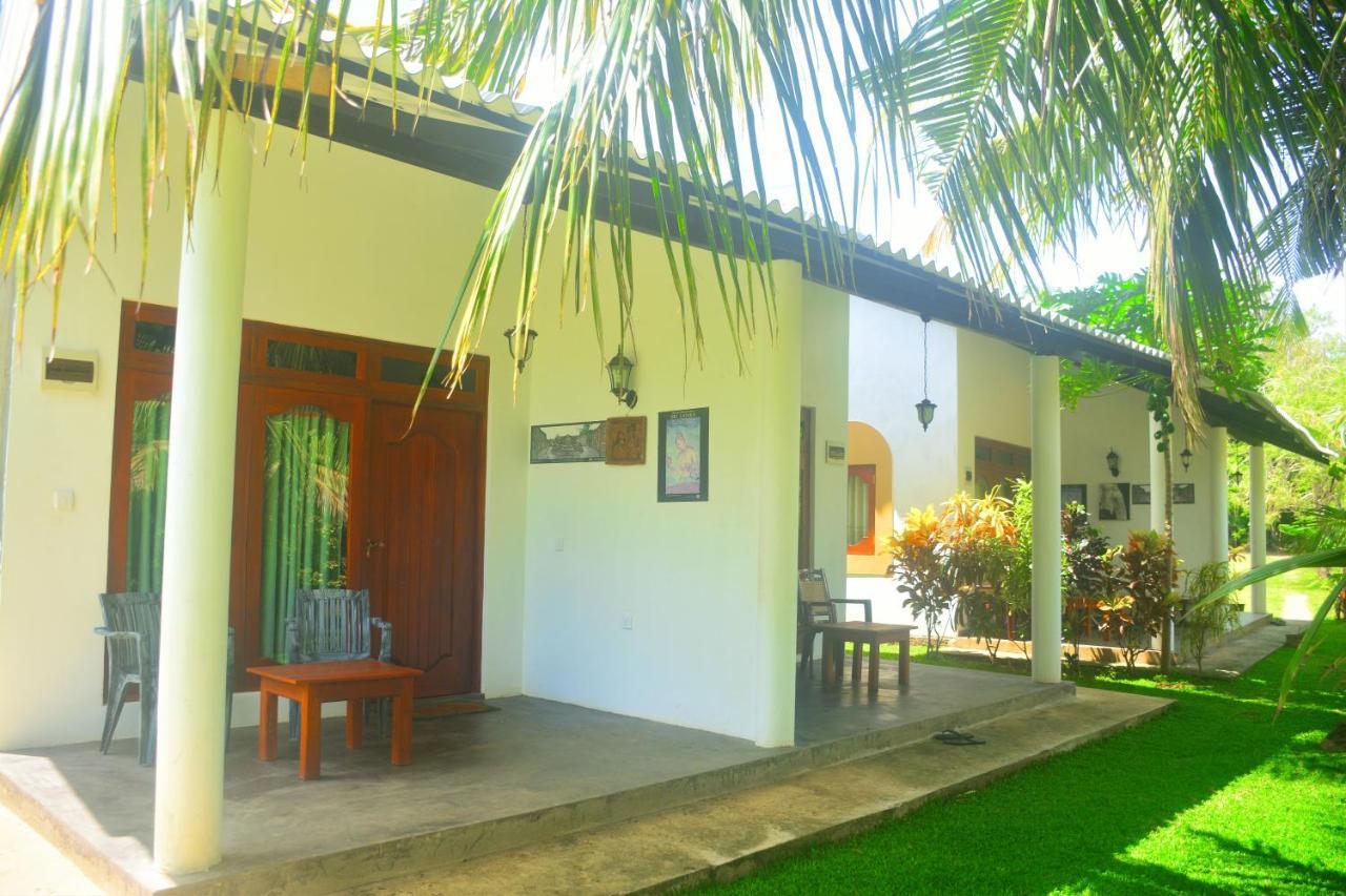 Hideaway Homestay Habarana Exteriör bild